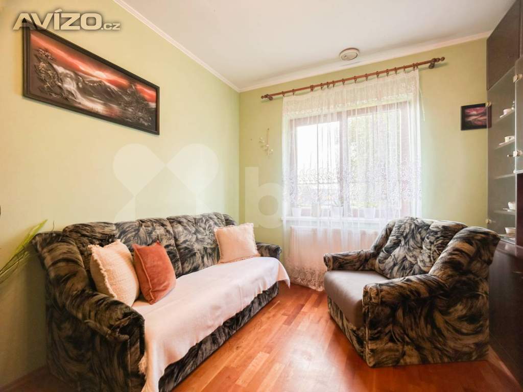 Foto inzerátu Prodej RD 377 m²  s terasou, zahradou, garáží, v obci Klíčany - Praha Východ