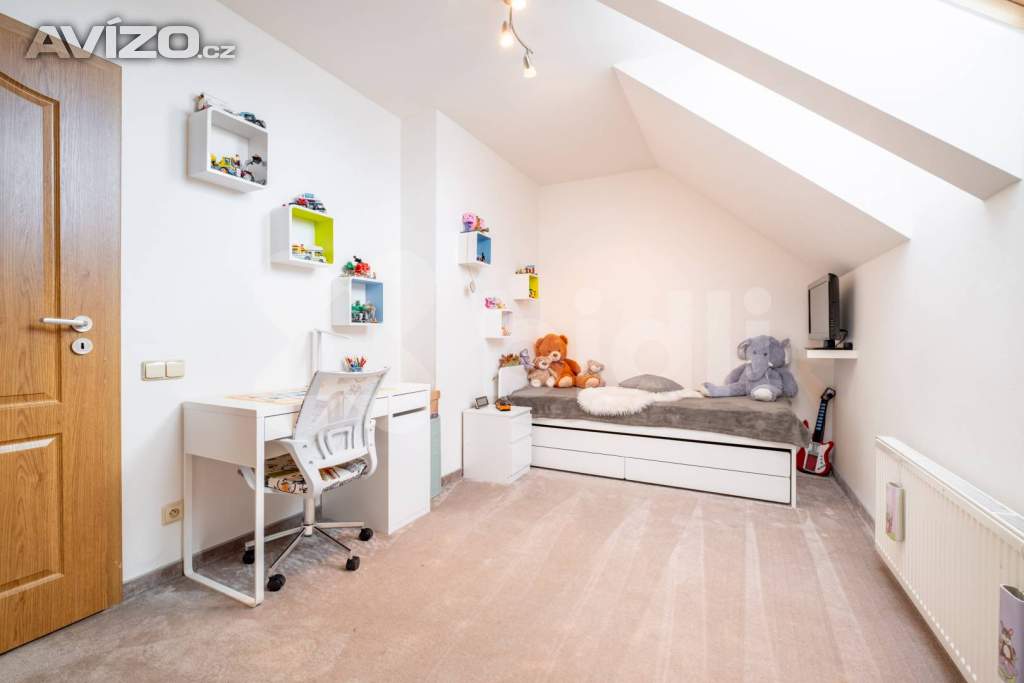 Foto inzerátu Nízkonákladový moderní RD se zahradou Praha 5 Sobín