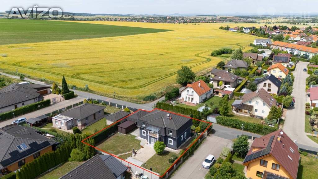 Foto inzerátu Exklusívně nabízíme rodinný dům v obci Hovorčovice.