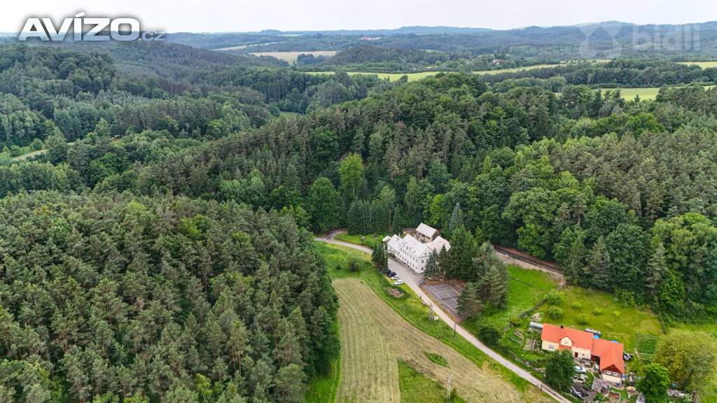 Foto inzerátu Prodej zavedeného penzionu pod hradem Houska - funkční provoz v atraktivní lokalitě