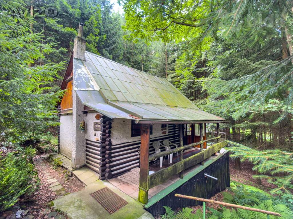 Foto inzerátu Prodej chaty o velikosti 38 m2 v lese s elektřinou