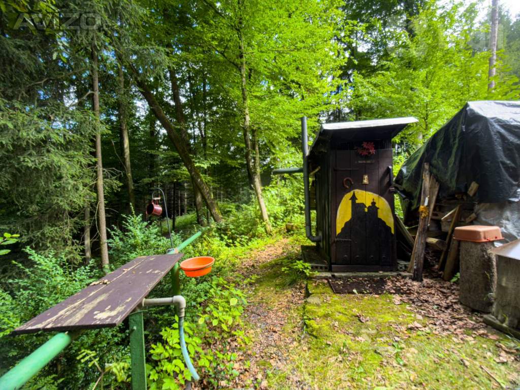 Foto inzerátu Prodej chaty o velikosti 38 m2 v lese s elektřinou