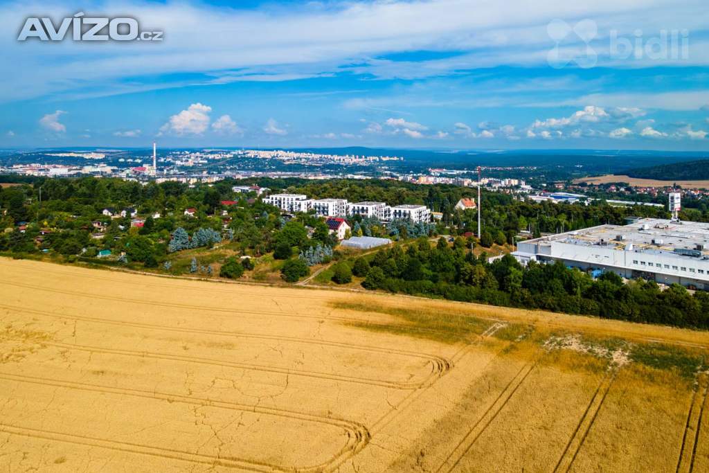 Foto inzerátu Prodej moderního družstevního bytu 3+kk (62 m2) s předzahrádkou, garážovým stáním a komorou