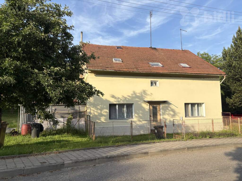 Prodej RD 3+1 se zahradou, Lhotka, Zlín