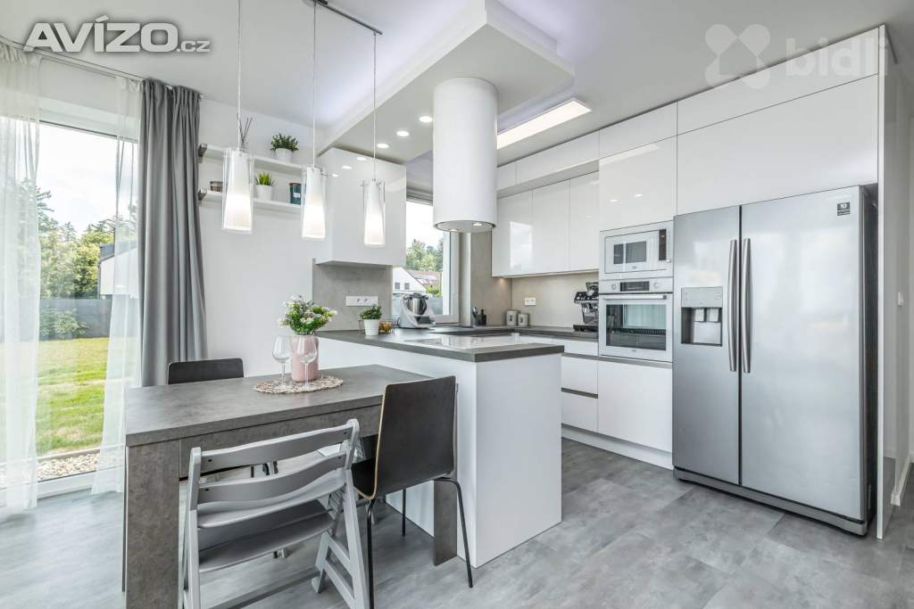 Novostavba 5+kk s garáží a pozemkem 519 m2, Komorní Hrádek