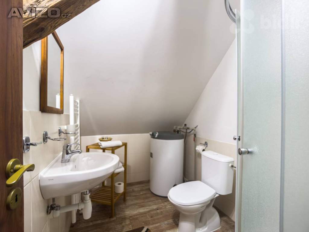 Foto inzerátu Prodej zavedeného penzionu pod hradem Houska - funkční provoz v atraktivní lokalitě