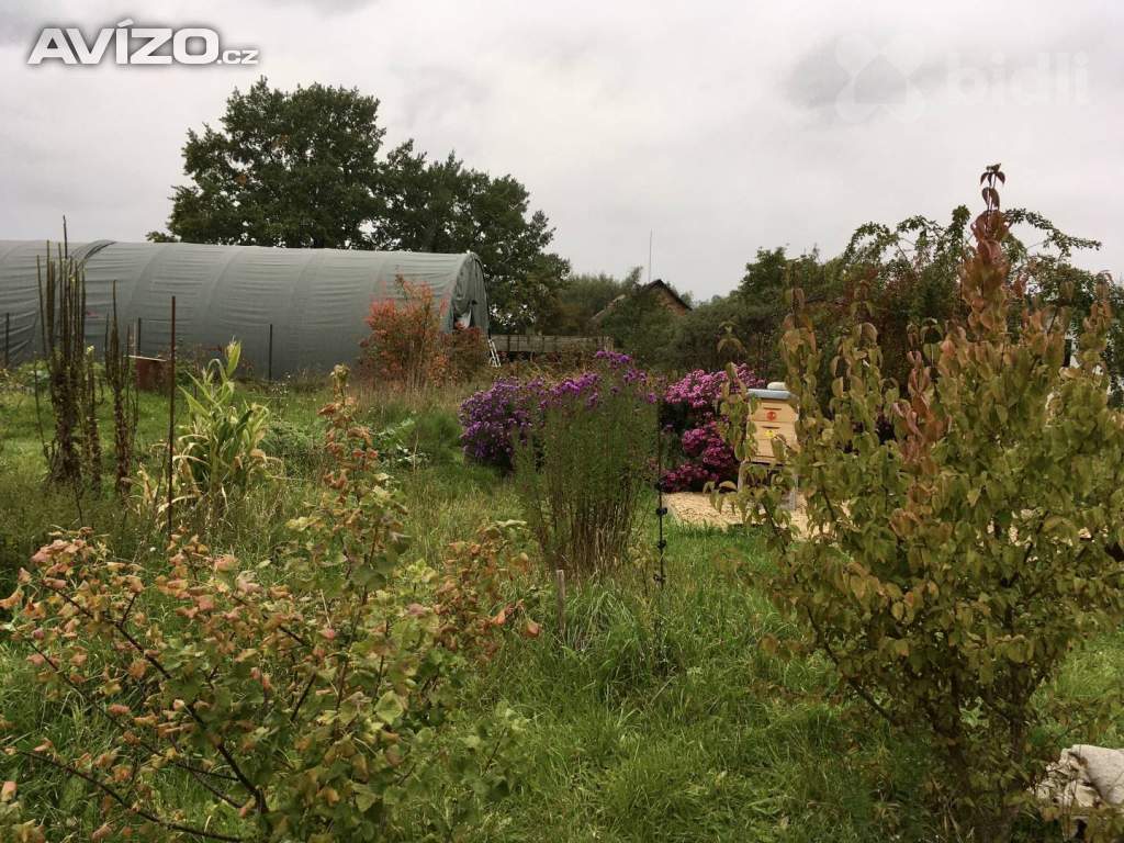 Foto inzerátu Veliny - poloroubenka - pozemek 4485m2
