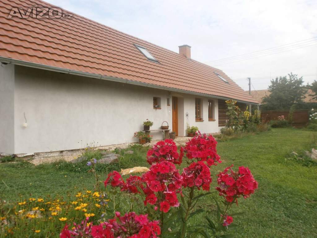 Foto inzerátu Veliny - poloroubenka - pozemek 4485m2