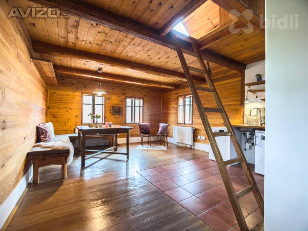 Foto inzerátu Veliny - poloroubenka - pozemek 4485m2