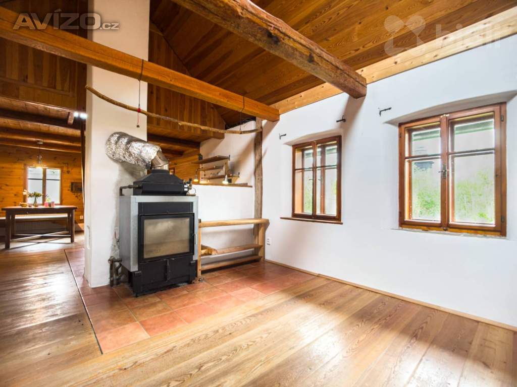 Foto inzerátu Veliny - poloroubenka - pozemek 4485m2