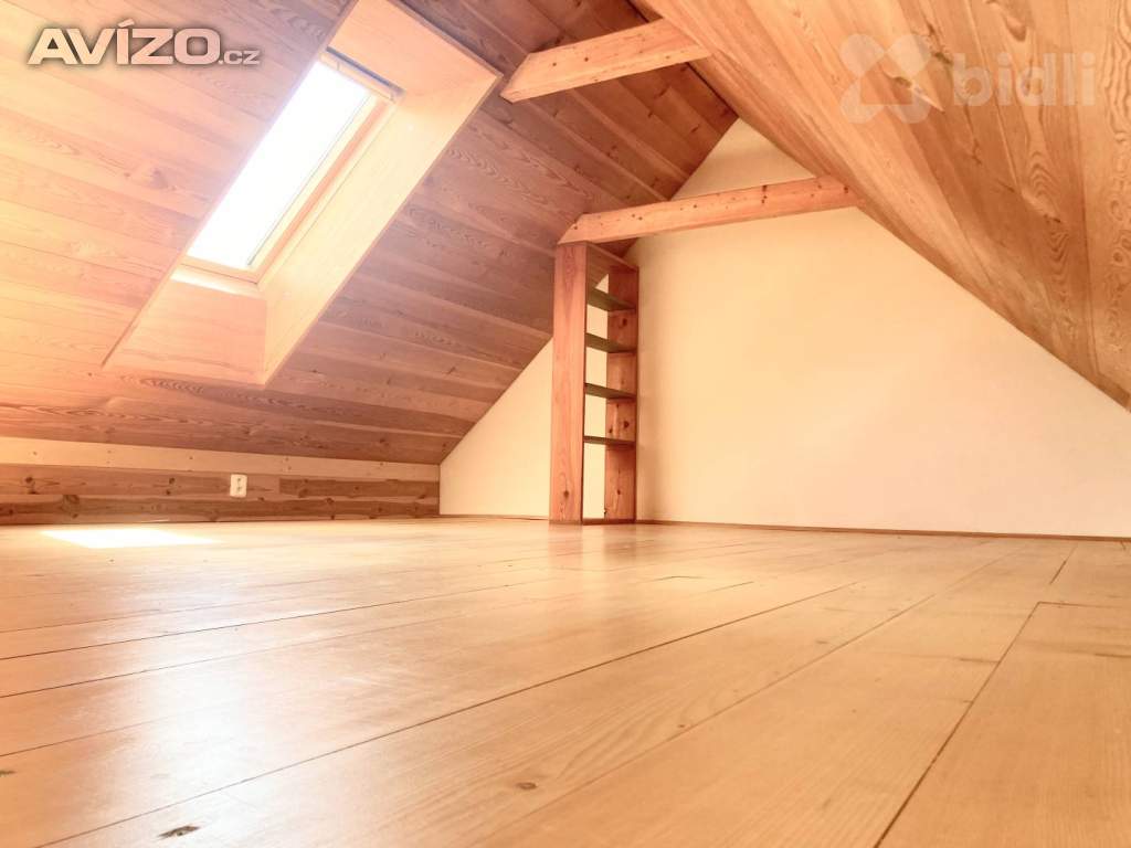 Foto inzerátu Veliny - poloroubenka - pozemek 4485m2
