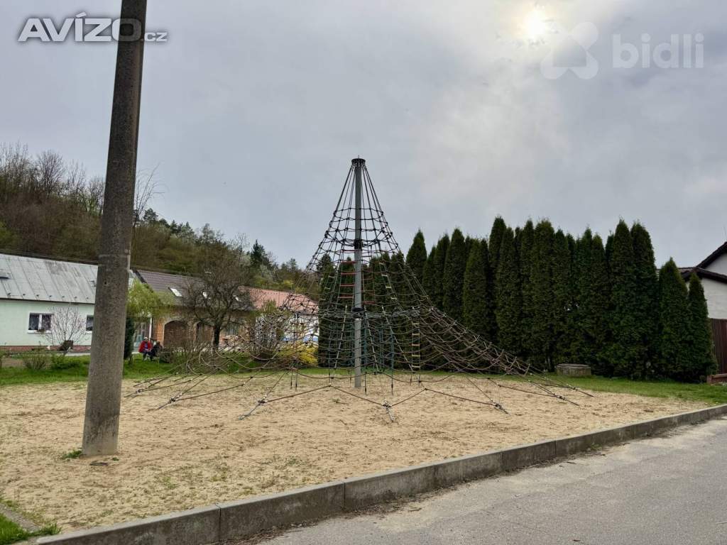 Foto inzerátu Rodinný dům v rekonstrukci 95m2 (pozemek 335m2)