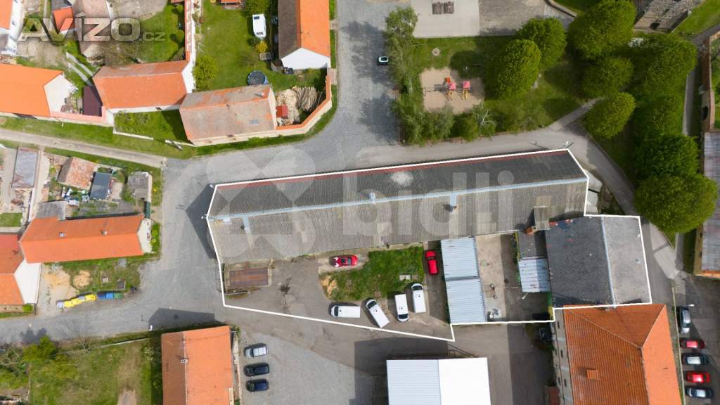 Foto inzerátu Prodej komerční nemovitosti 890 m2 na pozemku 1877 m2, Charvatce