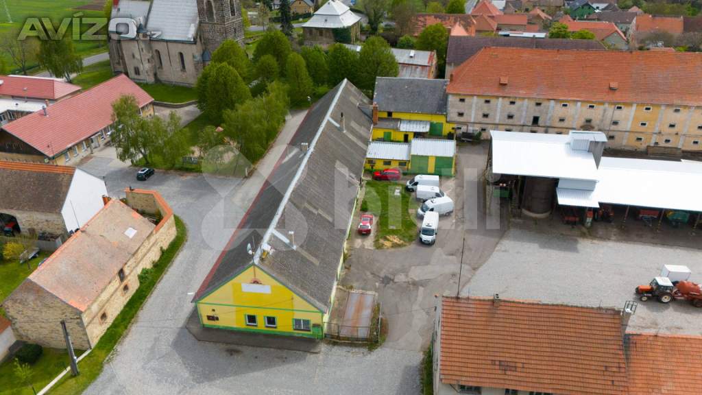 Foto inzerátu Prodej komerční nemovitosti 890 m2 na pozemku 1877 m2, Charvatce