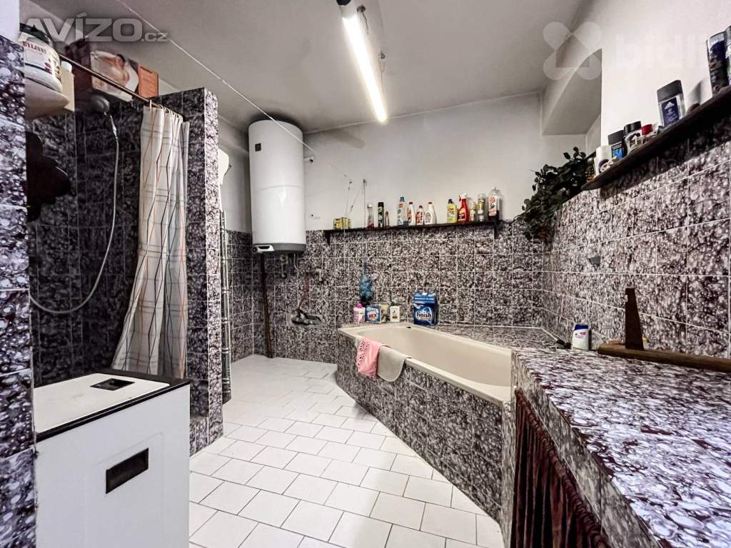 Foto inzerátu Prodej, dům zastavěná plocha 121 m2, užitná plocha 303 m2, Kravaře u České lípy