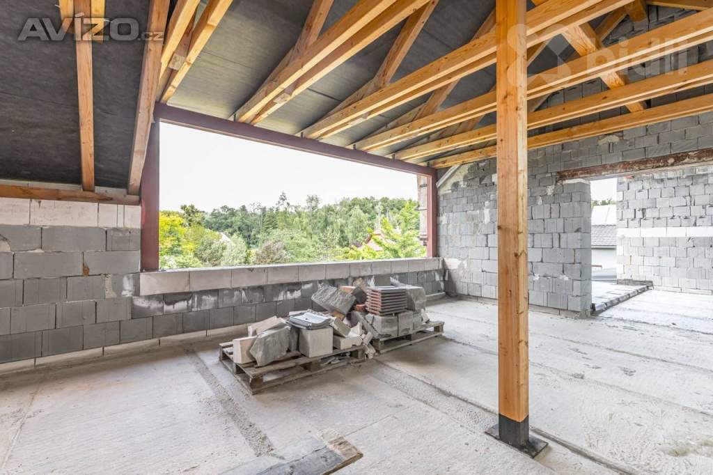 Foto inzerátu Dvougenerační RD 8+2, pozemek 2504m2, Velký Osek