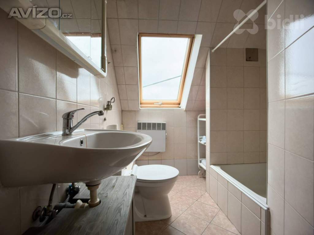 Foto inzerátu Rodinný dům - Nejdek, užitná plocha 280 m2, pozemek 1622 m2