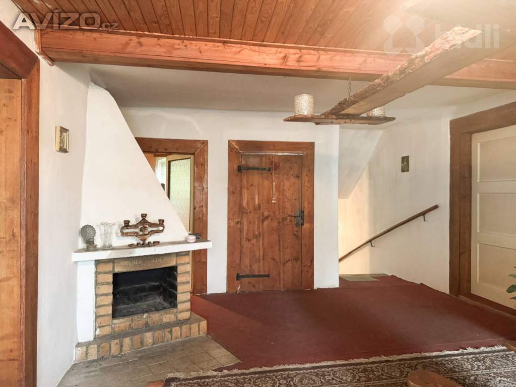 Foto inzerátu Prodej rodinného domu 310 m2 se stodolou 330m2 na pozemku 5 820 m2 v obci Valkeřice