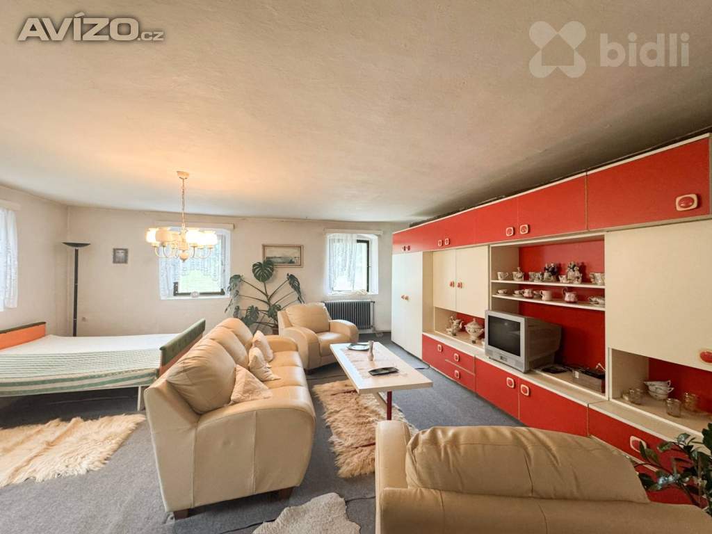 Foto inzerátu Prodej rodinného domu 310 m2 se stodolou 330m2 na pozemku 5 820 m2 v obci Valkeřice