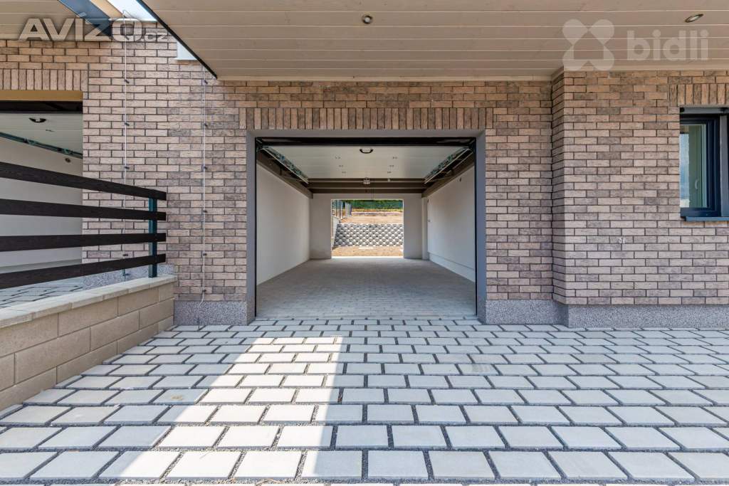 Foto inzerátu Moderní novostavba 5+kk s pozemkem 503 m2 - ideální pro rodinu, Hořovice