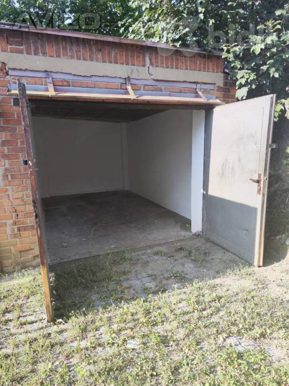 Pronájem garáže ve Zlíně na Letné, ulice Lipová.
