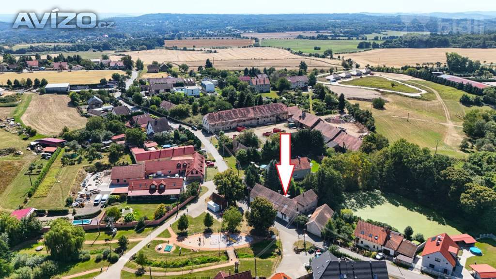 Foto inzerátu Prodej domu s pozemkem o 726 m2, dílnou a stodolou - Sulice, Praha-východ