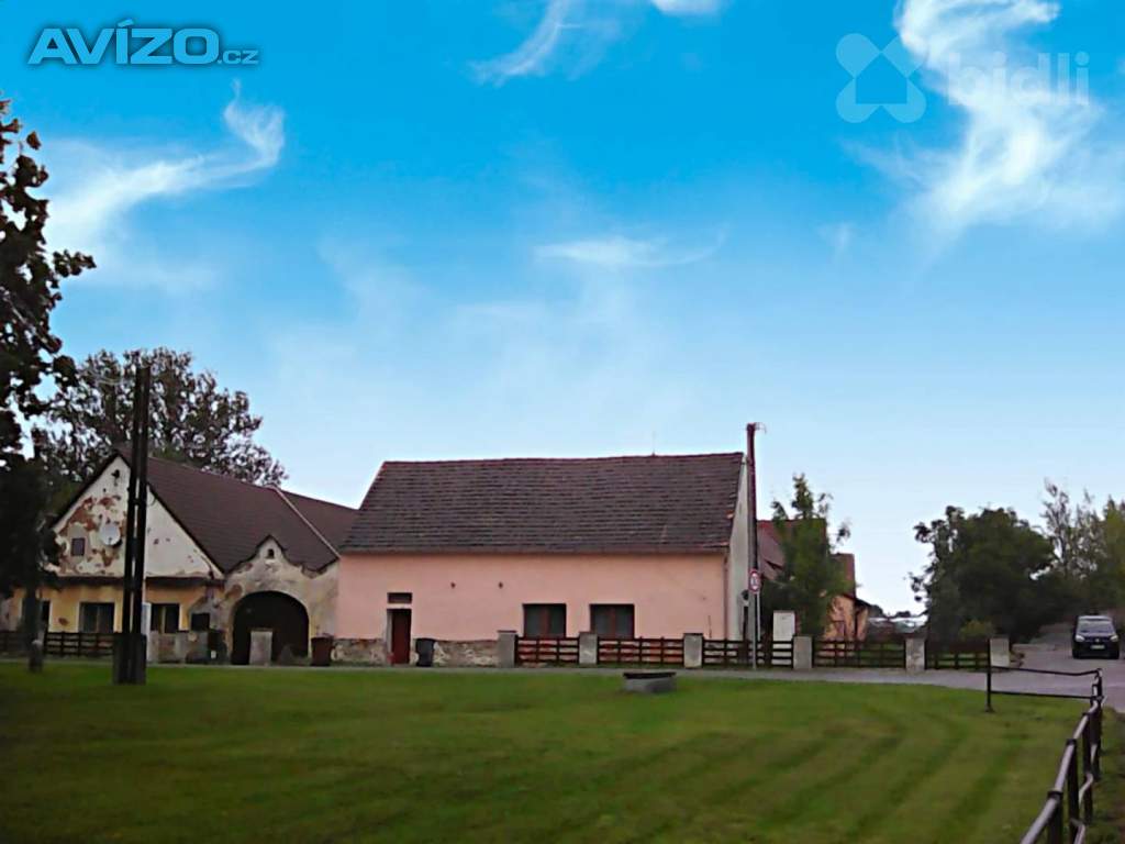 Foto inzerátu Prodej vesnického statku se dvěma domy 840 m2, pozemek 2253 m2,Byňov u Nových Hradů