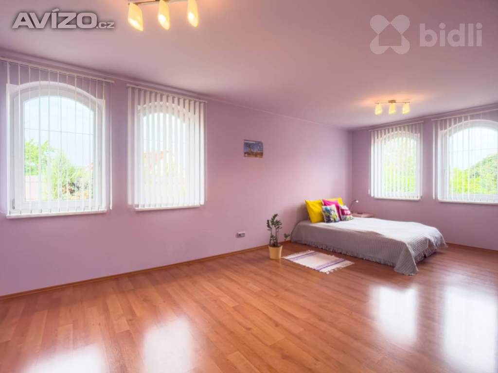 Foto inzerátu Prodej rodinného domu 6kk, 314 m2,  zahrada 1385m2 - Stolany u Chrudimi