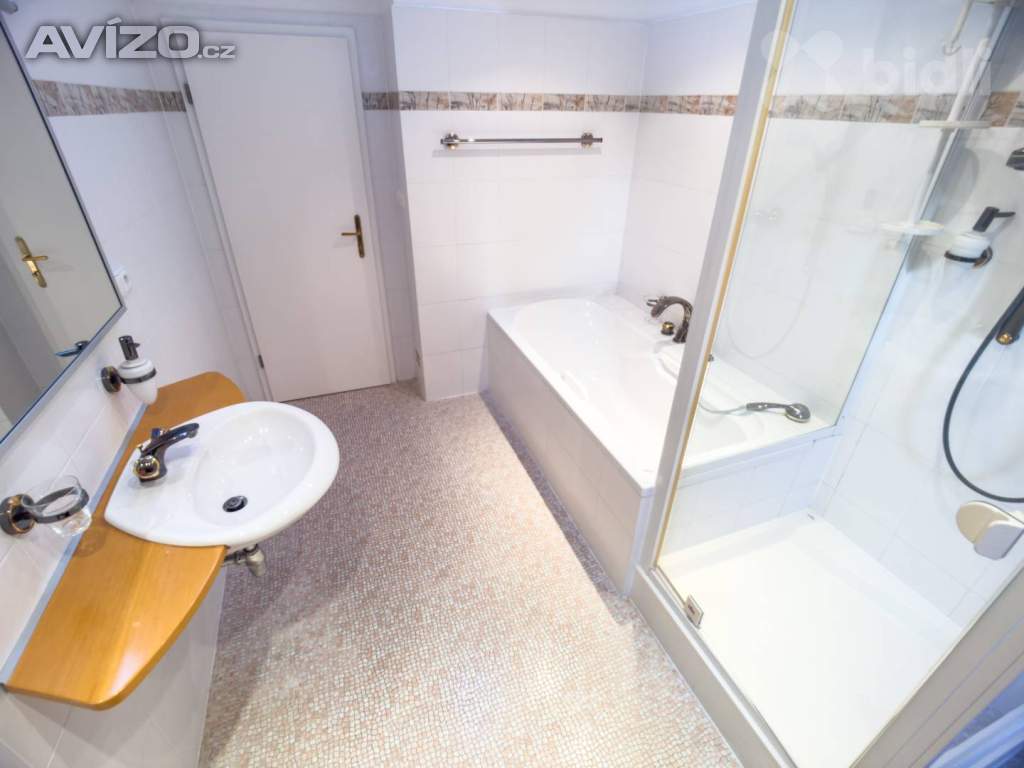 Foto inzerátu Pronájem rodinného domu, 5+kk, 242m2, pozemek 365 m2, Rooseveltova, Kladno