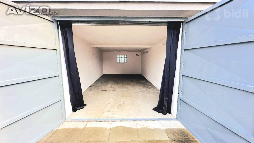 Foto inzerátu Prodej garáže 22 m2, ul. Nádražní, Benešov u Prahy