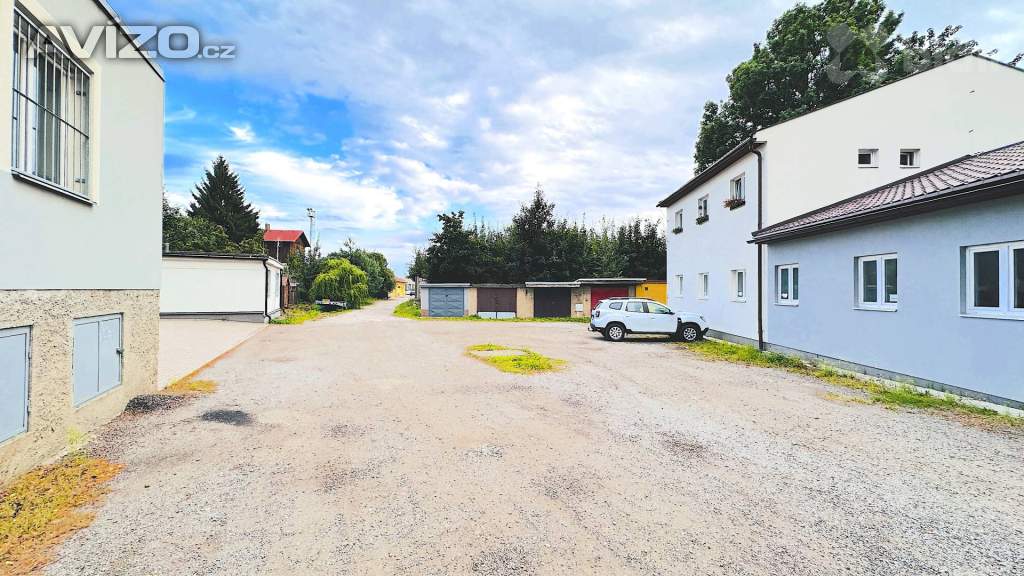 Foto inzerátu Prodej garáže 22 m2, ul. Nádražní, Benešov u Prahy