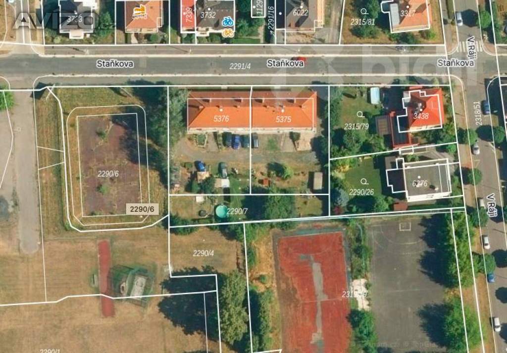 Prodej 1/2 zahrady v Pardubicích, 394m2