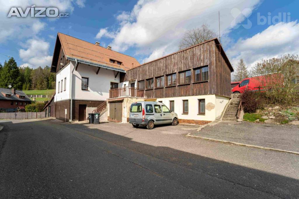 Foto inzerátu Prodej dvou ubytovacích zařízení 968 m2 užitné plochy, s pozemkem 4150 m2, Lučany nad Nisou