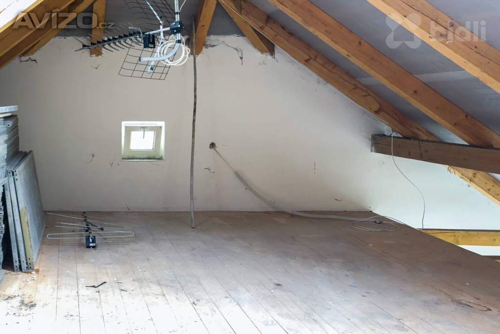 Foto inzerátu Prodej prostorného domu (670 m²) s velkým pozemkem v Dolní Kalné