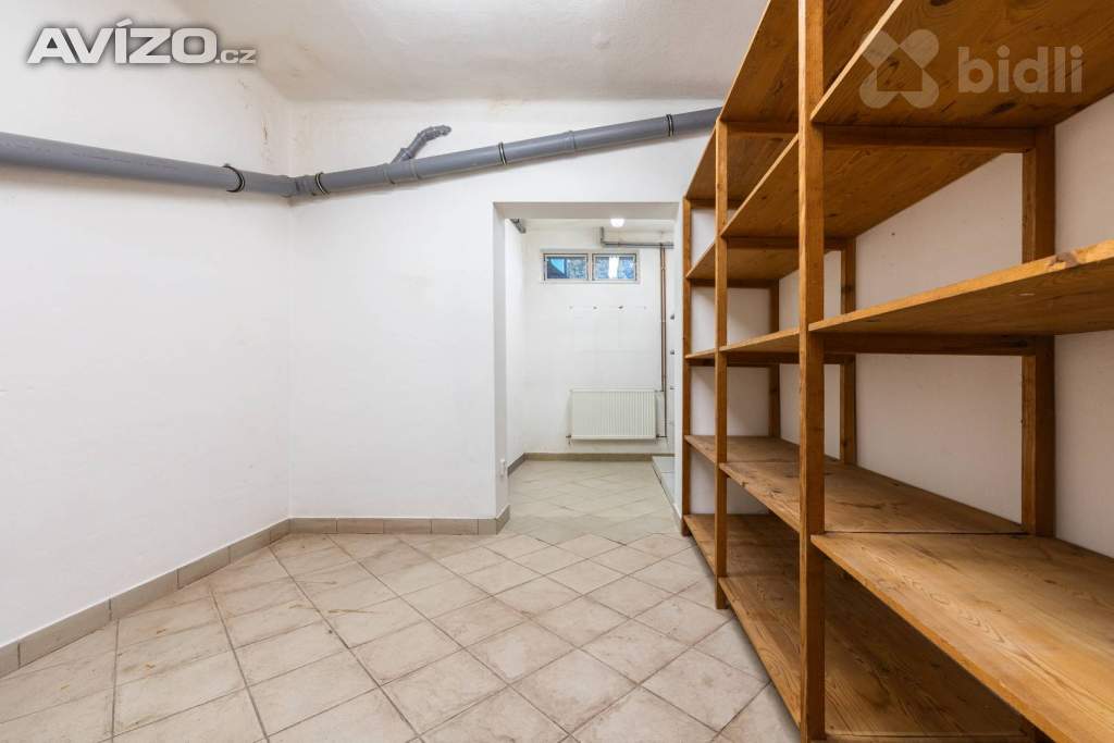 Foto inzerátu Prodej prostorného domu (670 m²) s velkým pozemkem v Dolní Kalné