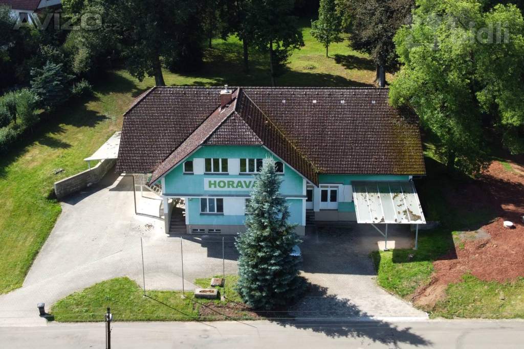 Foto inzerátu Prodej prostorného domu (670 m²) s velkým pozemkem v Dolní Kalné