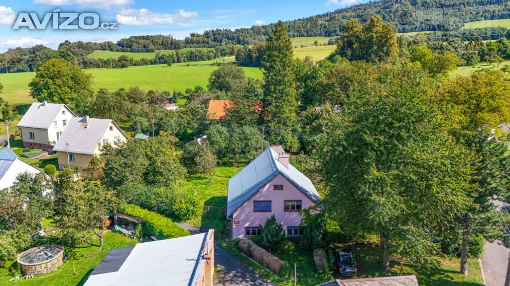 Prodej dům 5+1 Zlaté Hory, zahrada, garáž, chatka.