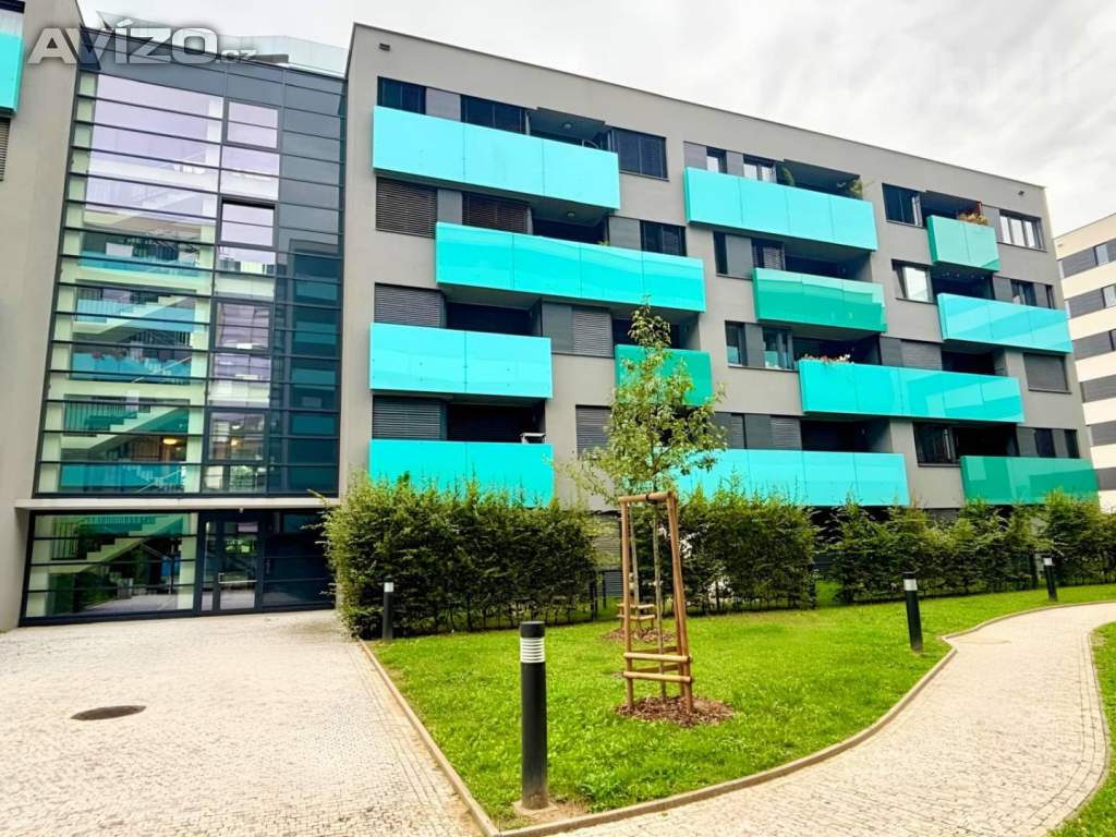 Rezervace! Pronájem moderního bytu 2+kk se zahrádkou - Praha 7, Holešovice