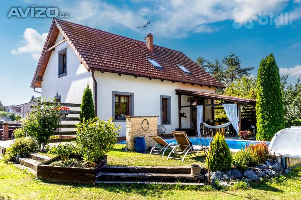 Krásná vilka 5+kk s bazénem, Poříčany