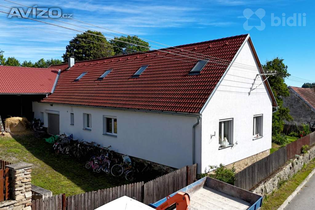 Foto inzerátu Prostorný dvougenerační dům s možností podnikání - Kraselov u Strakonic