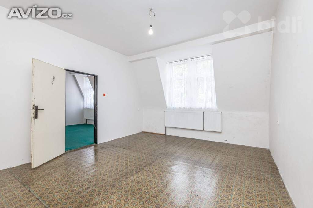 Foto inzerátu Byt 2+1 před rekonstrukcí, garáž, sklep