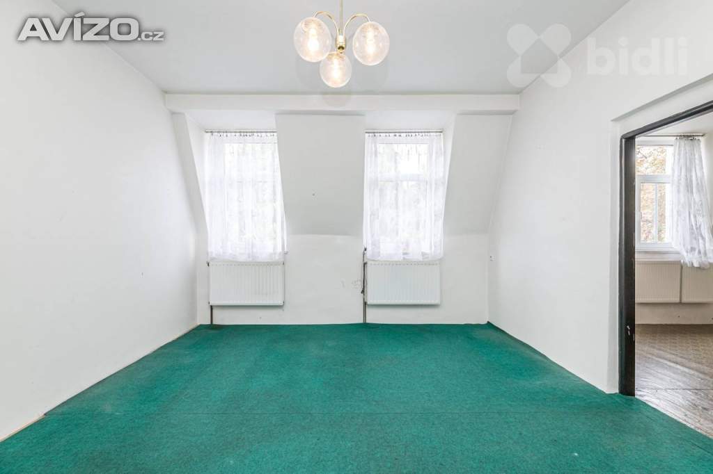 Foto inzerátu Byt 2+1 před rekonstrukcí, garáž, sklep