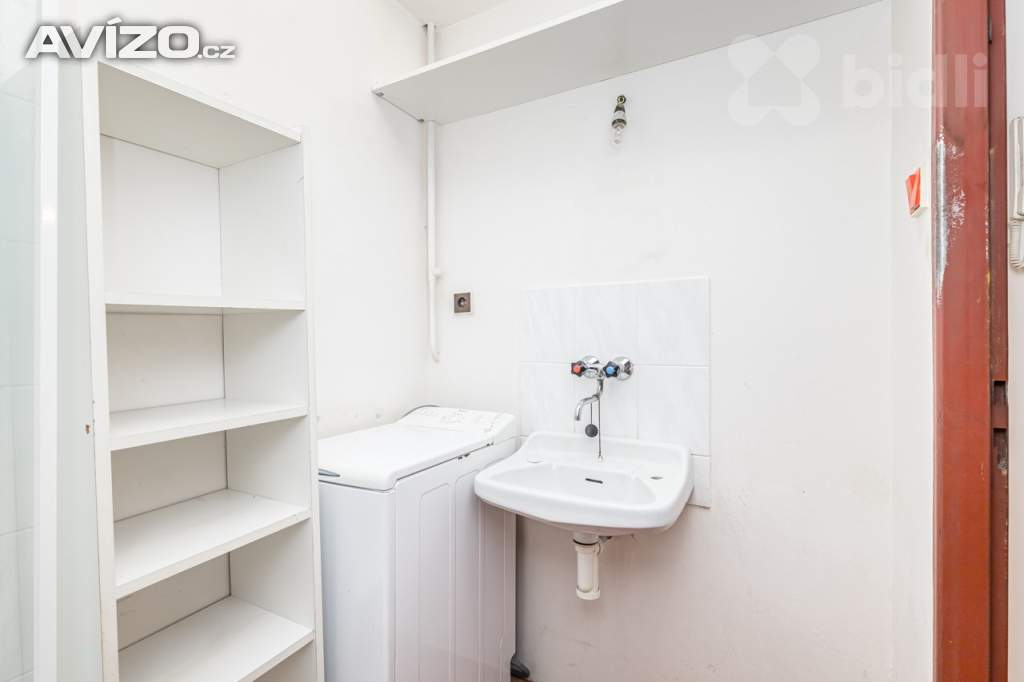 Foto inzerátu Byt 2+1 před rekonstrukcí, garáž, sklep