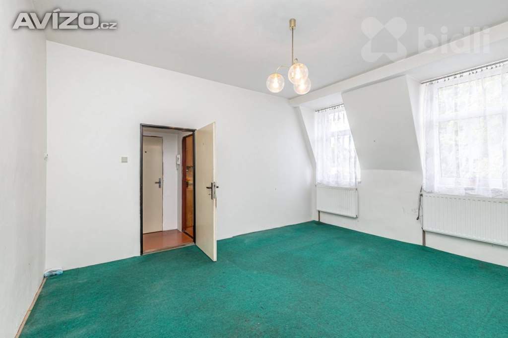 Foto inzerátu Byt 2+1 před rekonstrukcí, garáž, sklep