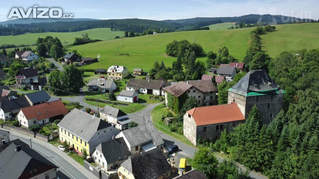 Foto inzerátu Komerční objekt vhodný pro vybudování apartmánů, užitná plocha 2846 m2, pozemek 2054 m2