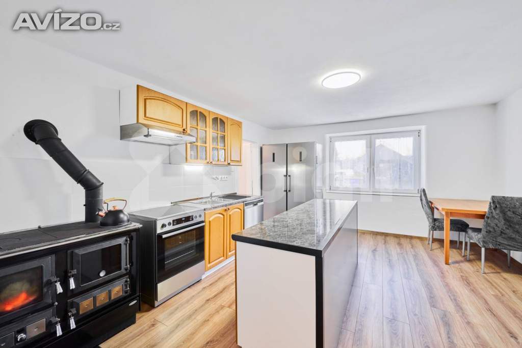 Prodej ideální 1/2 bytového domu, 2 x  3+KK , 60m2, pozemek 635 m2