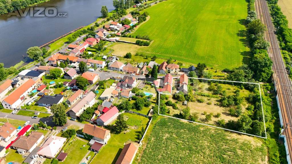 Foto inzerátu Prodej pozemku v obci Hněvice