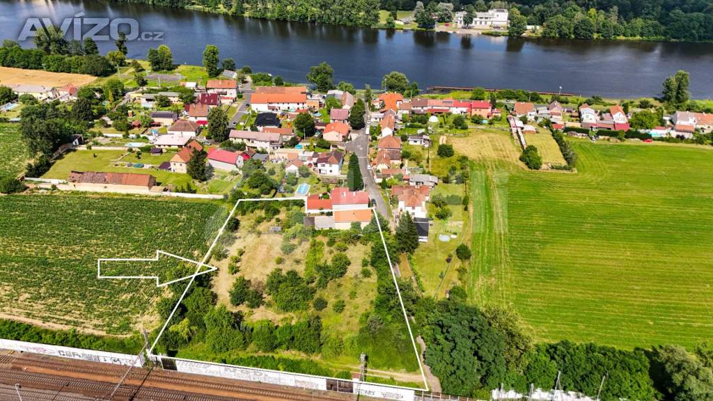 Foto inzerátu Prodej pozemku v obci Hněvice