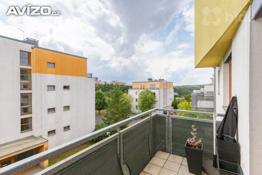 Foto inzerátu pronájem 2+KK s balkonem a garážovým stáním, Praha 5 - Hlubočepy