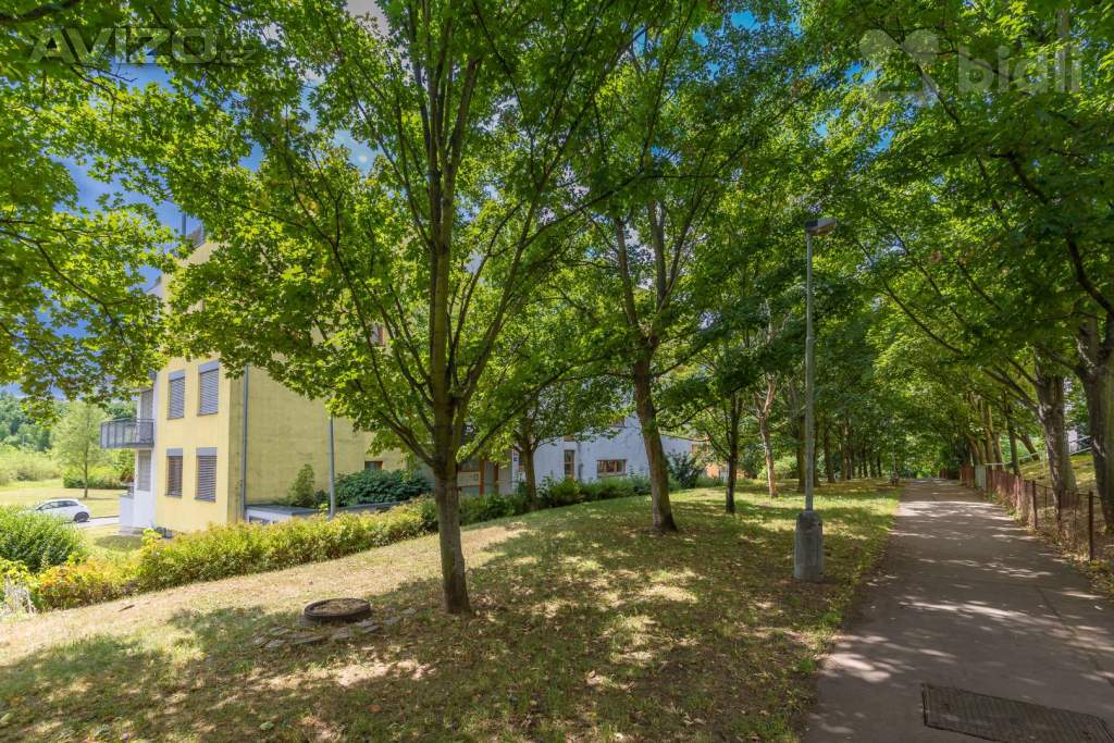 Foto inzerátu pronájem 2+KK s balkonem a garážovým stáním, Praha 5 - Hlubočepy